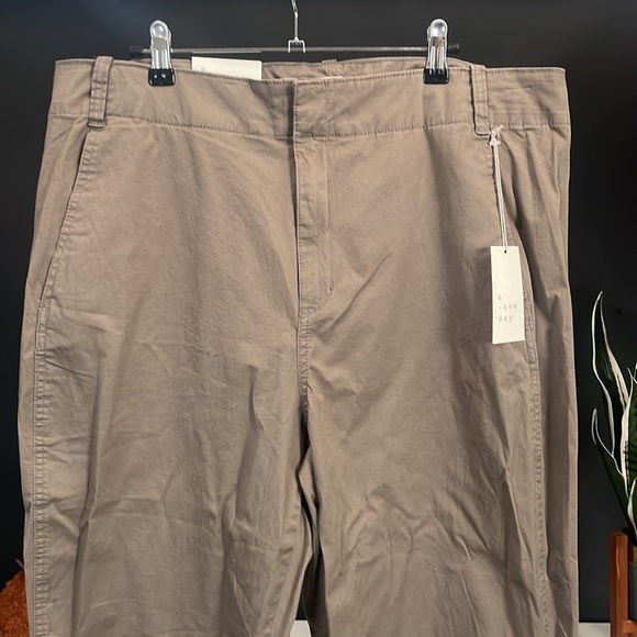 NWT Womens High-Rise Straight Leg Pants in Brown - A New Day - Picture 3 of 15